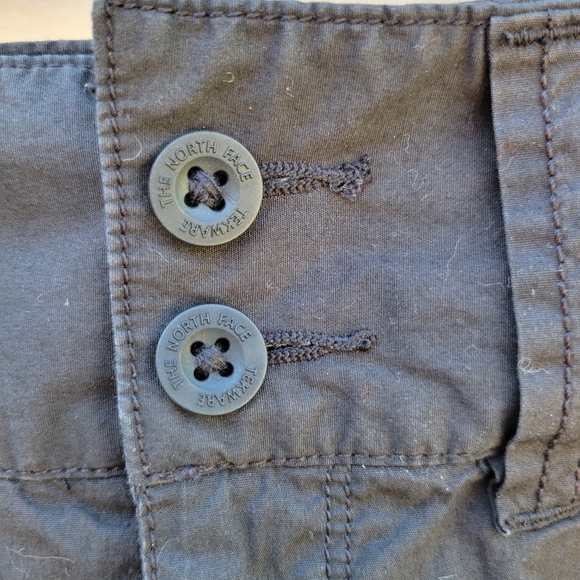 The North Face Black 4 Pockets Casual Sport Shorts Size 6 - Picture 8 of 10